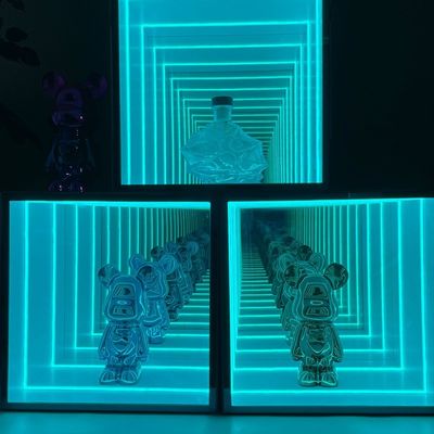 Προσαρμόσιμο μοβ Lego Wine Rack με LED Strip Light και Infinity Display Cabinet