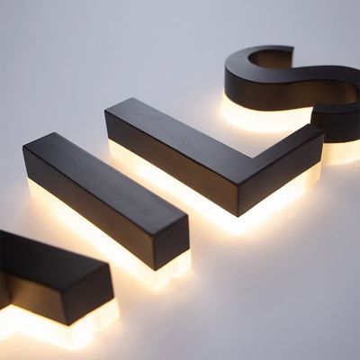 Πίνακας διαφημίσεων LED Αλφαβήτα με ταινίες από ανοξείδωτο χάλυβα και φωτισμό